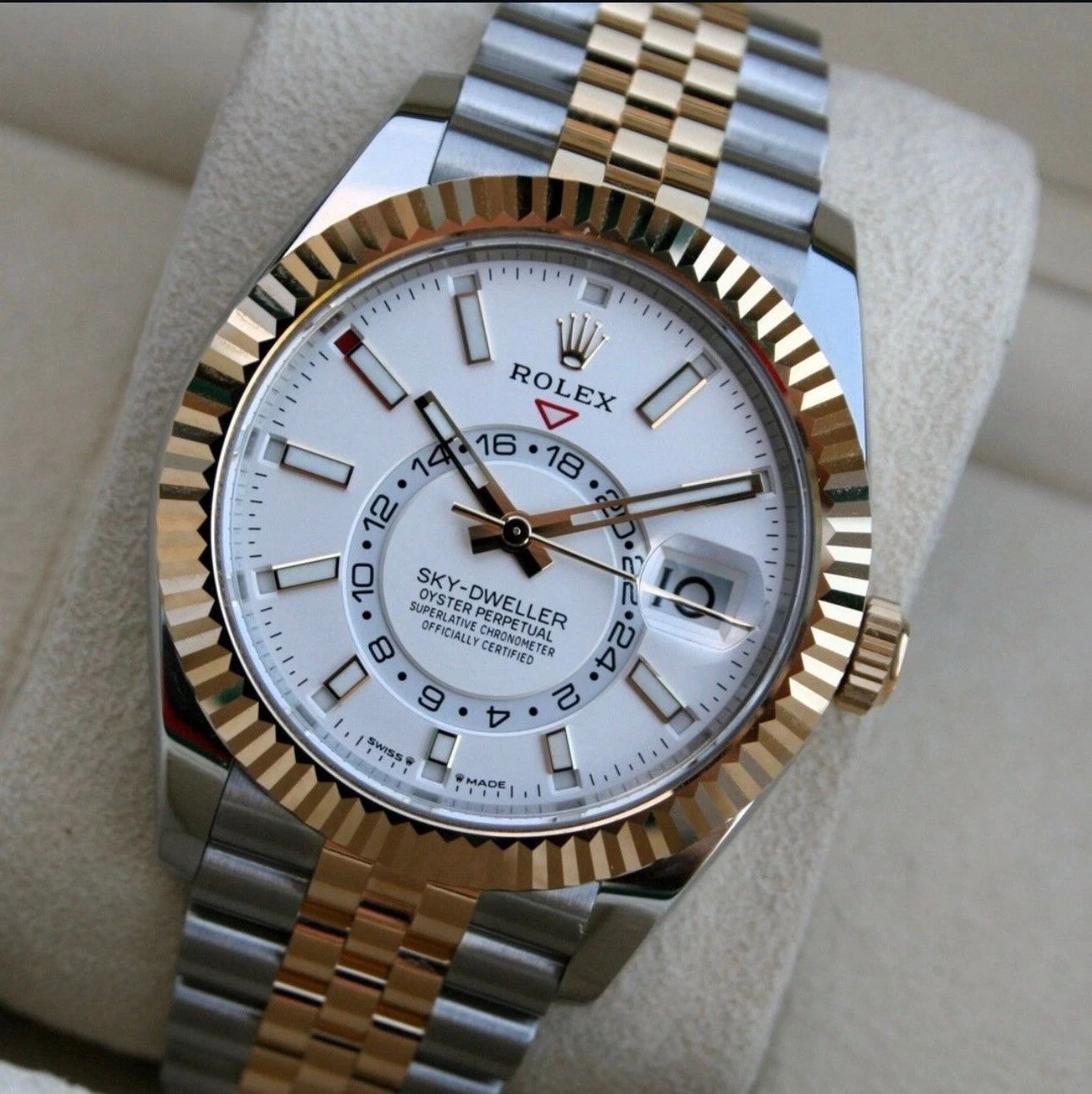 Rolex Sky-Dweller 336933 - 42MM 18K Gold:Steel Jubilee Bracelet 2024 Rolex Sky-Dweller 336933 - 42MM 18K Gold/Steel Jubilee Bracelet 2024